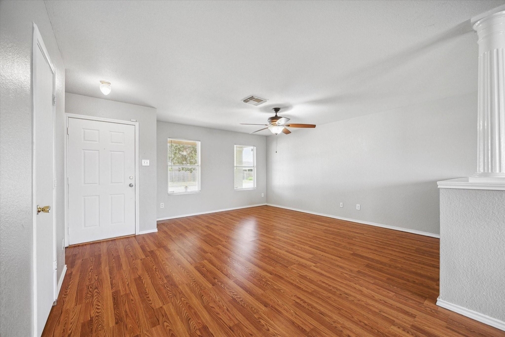 2218 Heath Ridge Lane - Photo 3