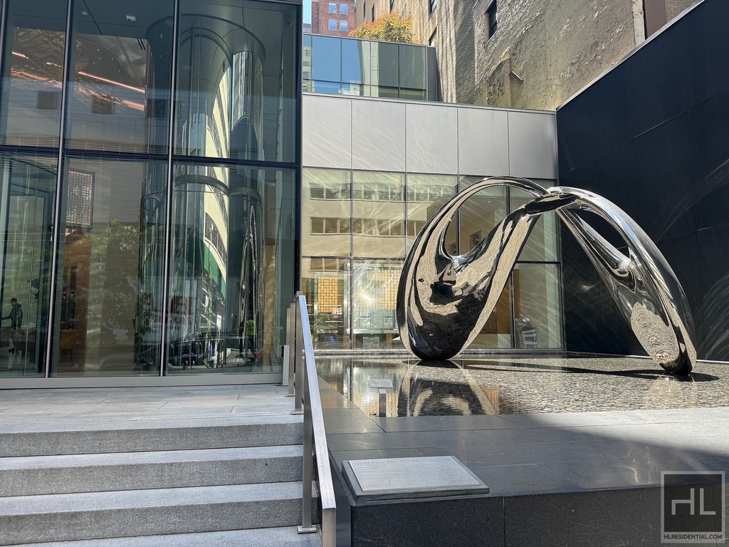 East 44th Street - Photo 8