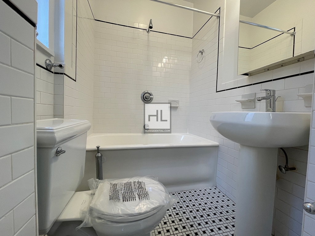 West 45 Street - Photo 2