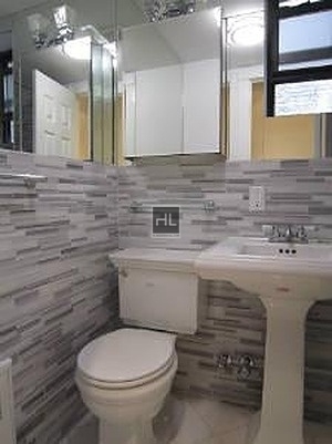 West 53 Street - Photo 4