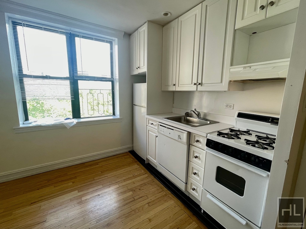 East 36 Street - Photo 1