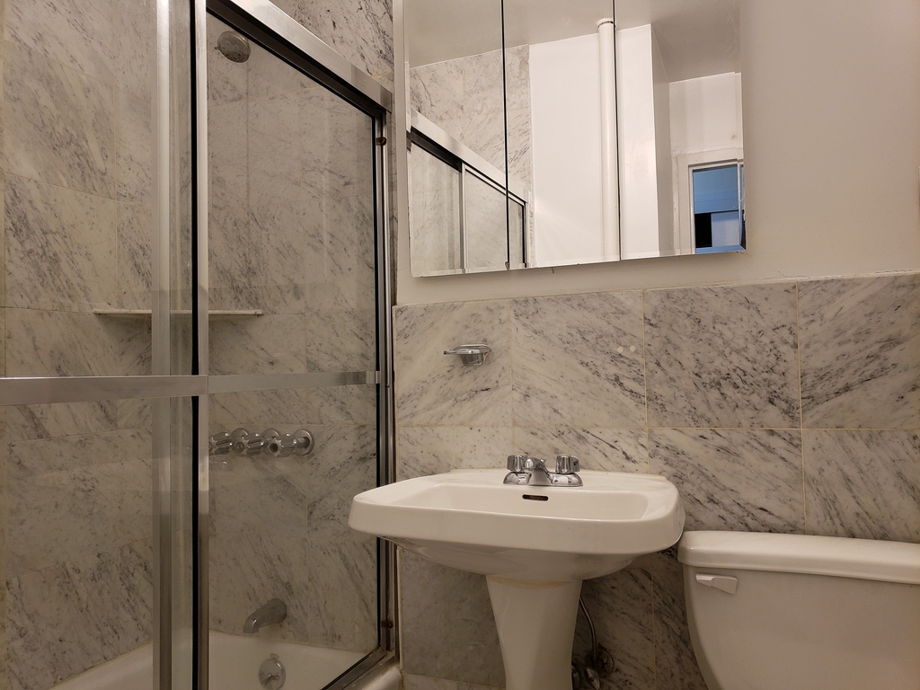 East 36 Street - Photo 2