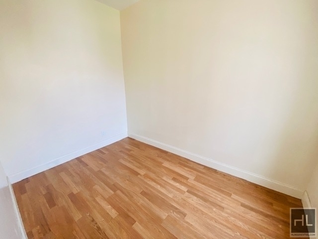 East 14th Street - Photo 9