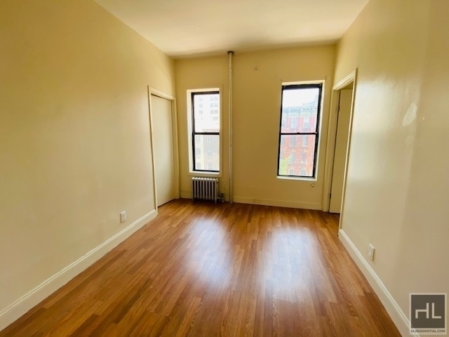 East 14th Street - Photo 13