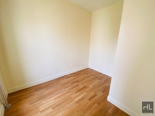 East 14th Street - Photo 12