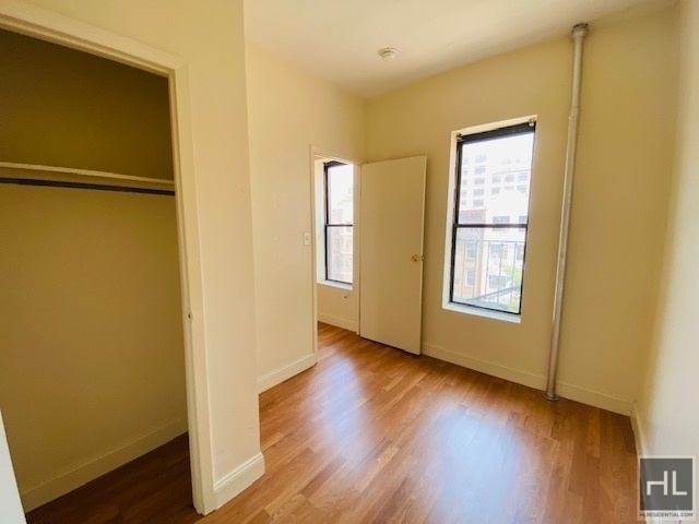 East 14th Street - Photo 10