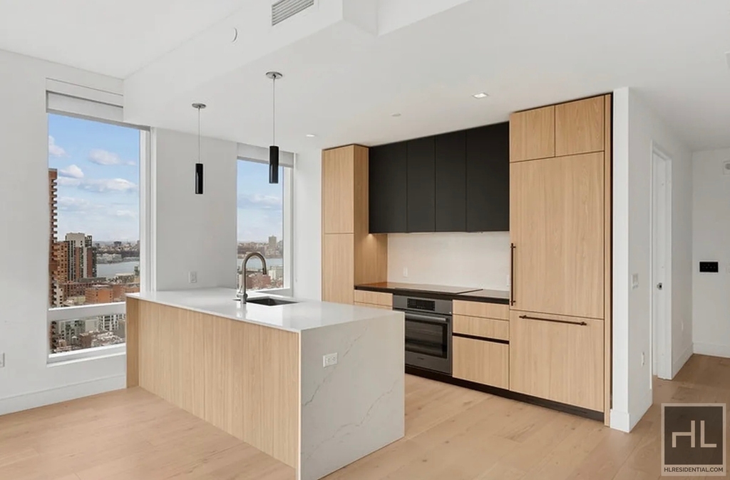 West 43rd Street - Photo 3