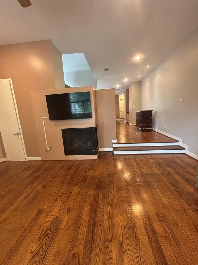 6016 Truro Street - Photo 1