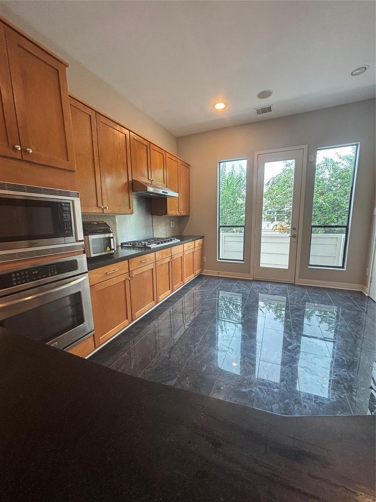 6016 Truro Street - Photo 8