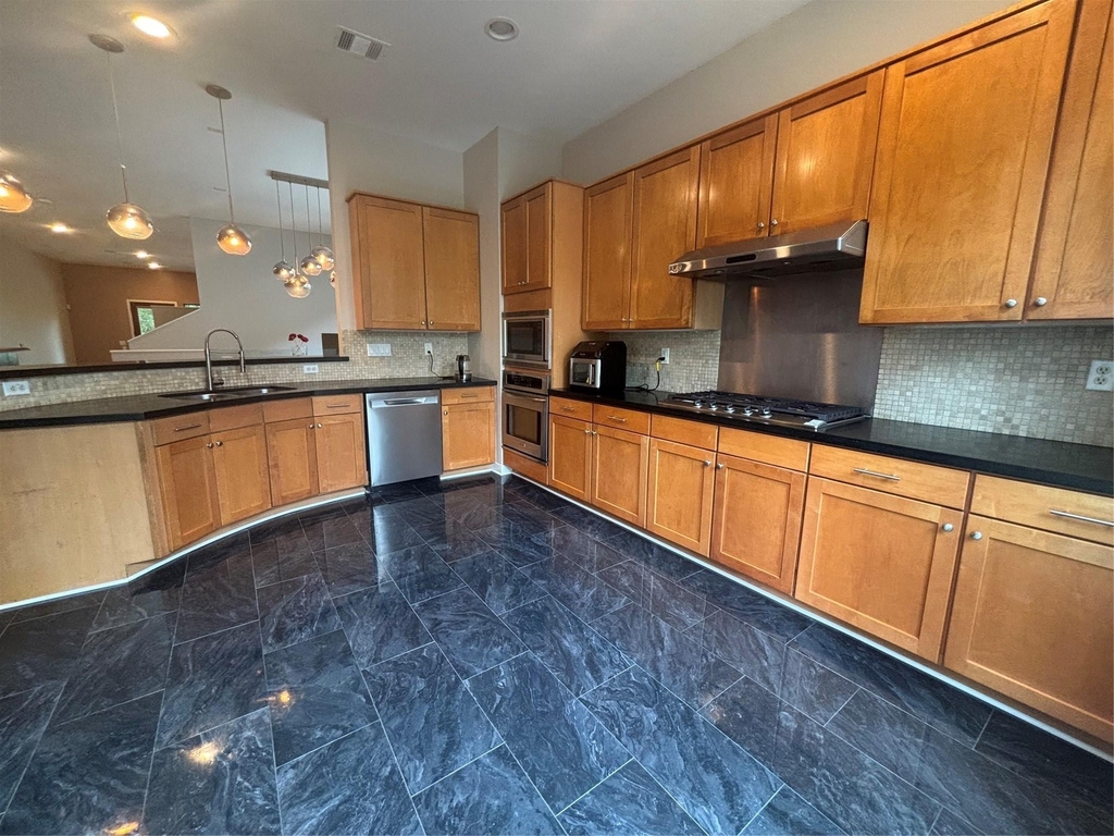 6016 Truro Street - Photo 9