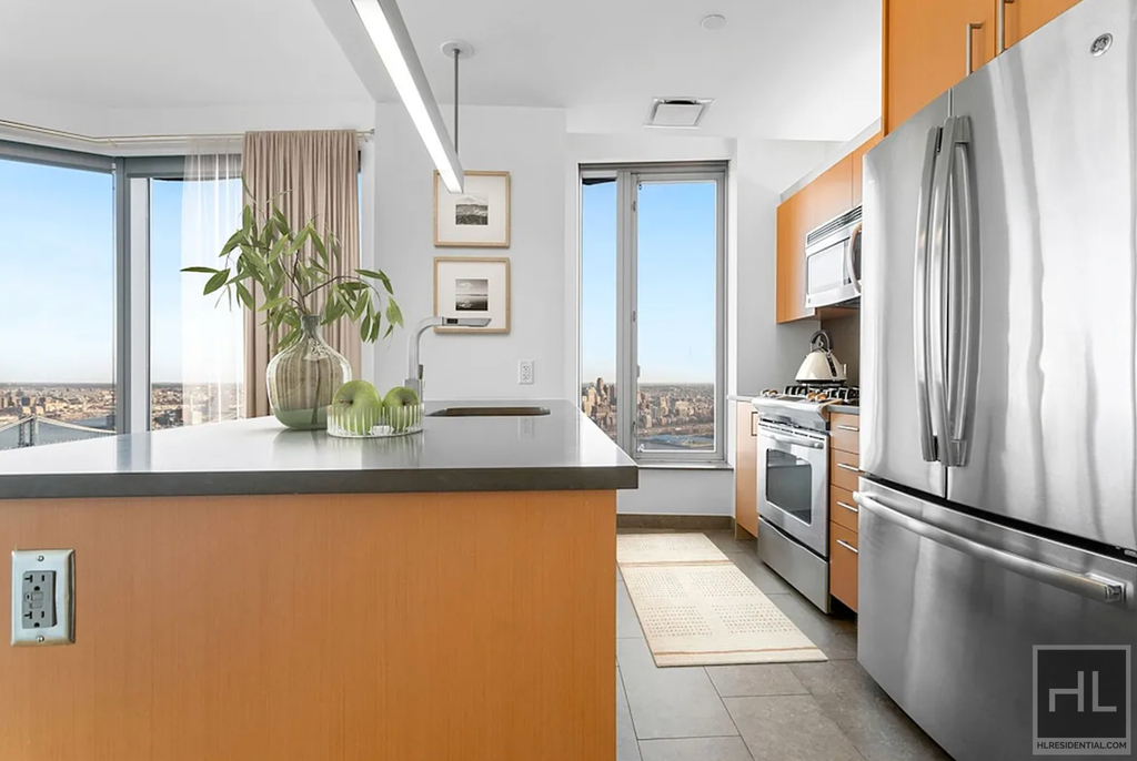 Spruce Street - Photo 21
