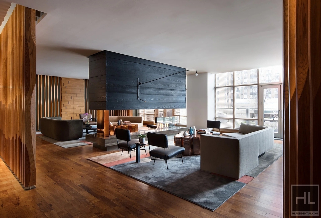 West 42nd Street - Photo 6