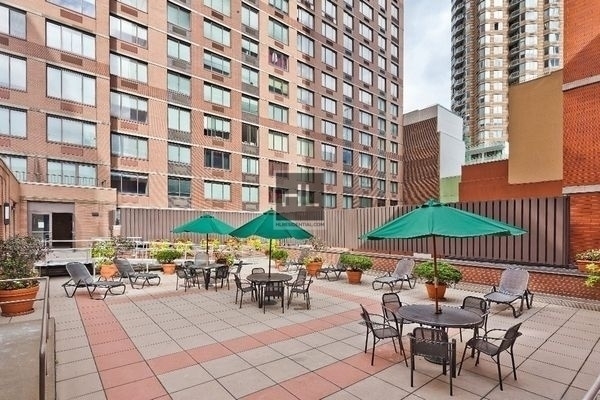 West 43rd Street - Photo 4