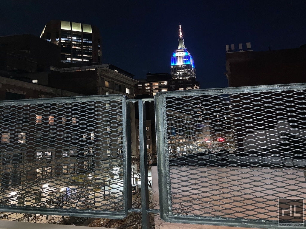 East 35 Street - Photo 6