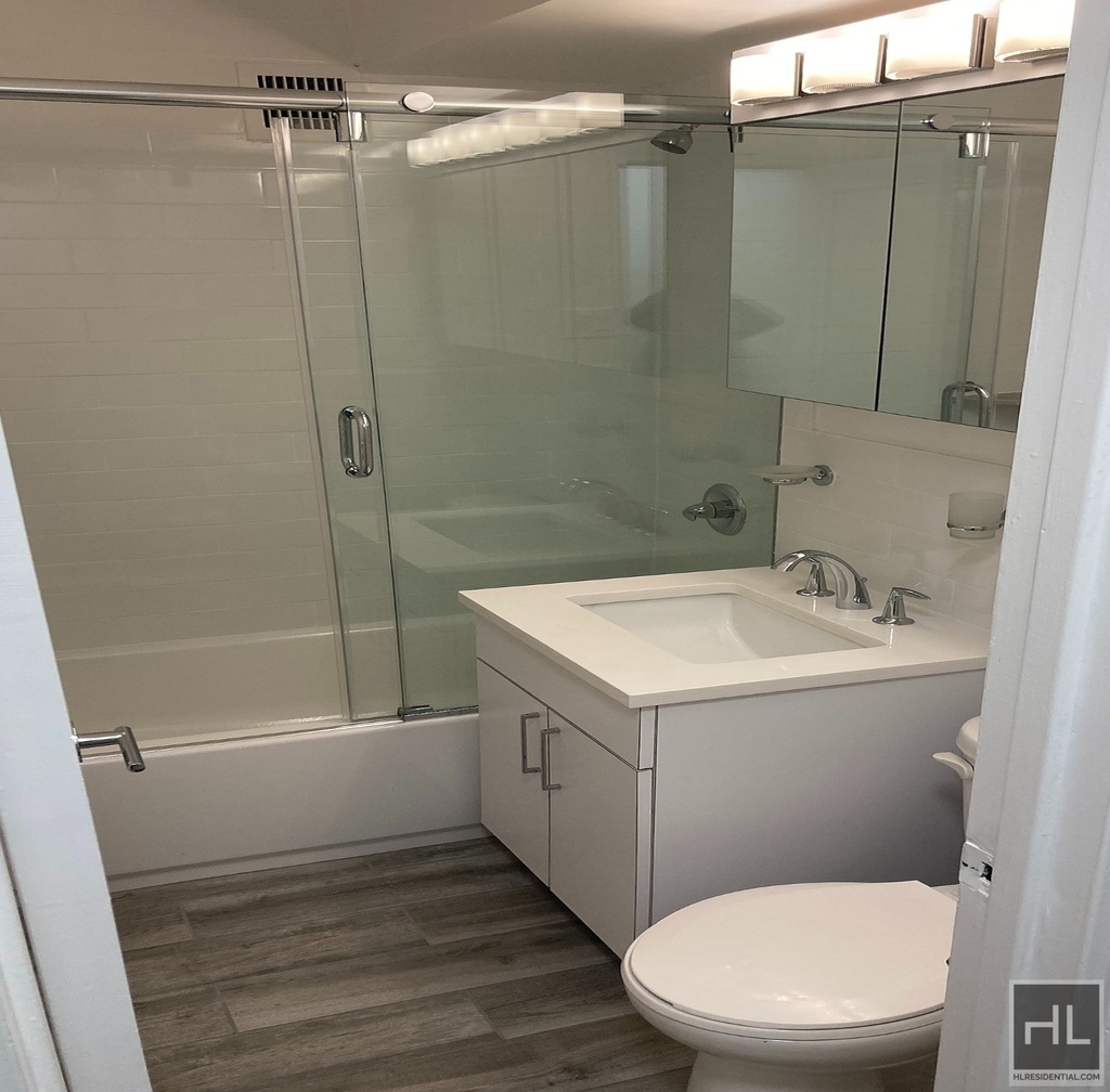 East 35 Street - Photo 5