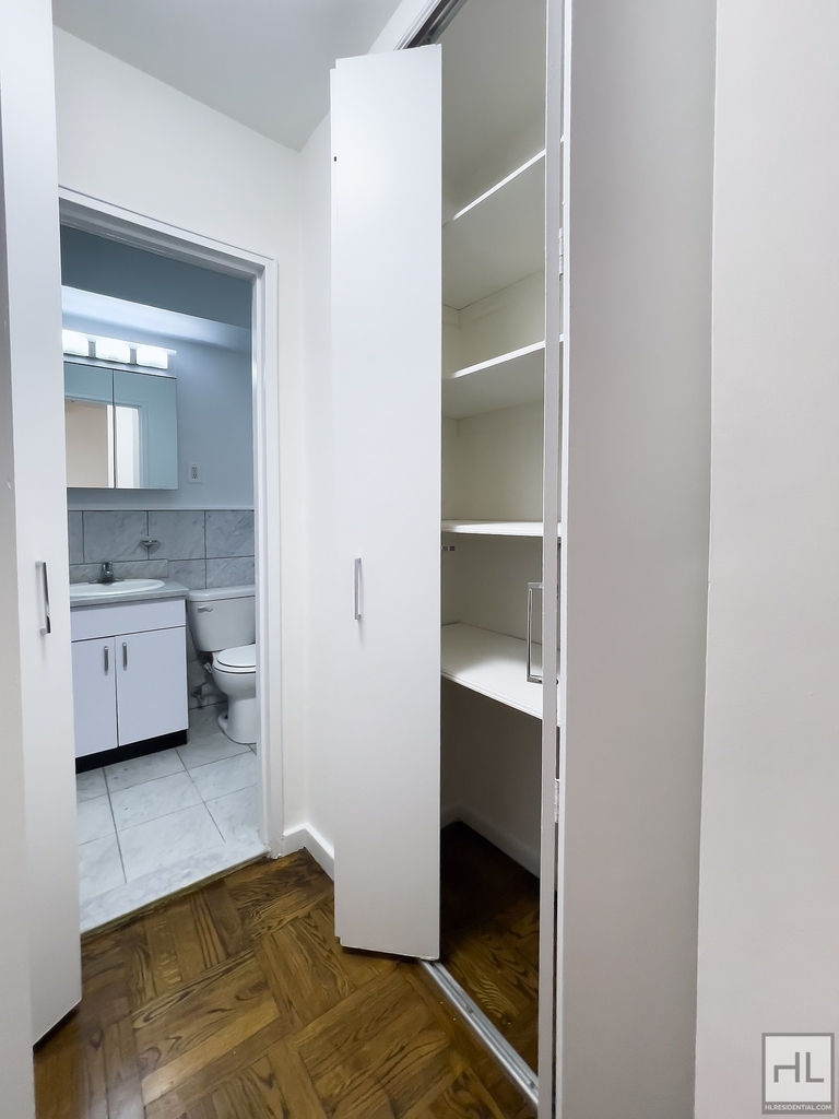 East 35 Street - Photo 3