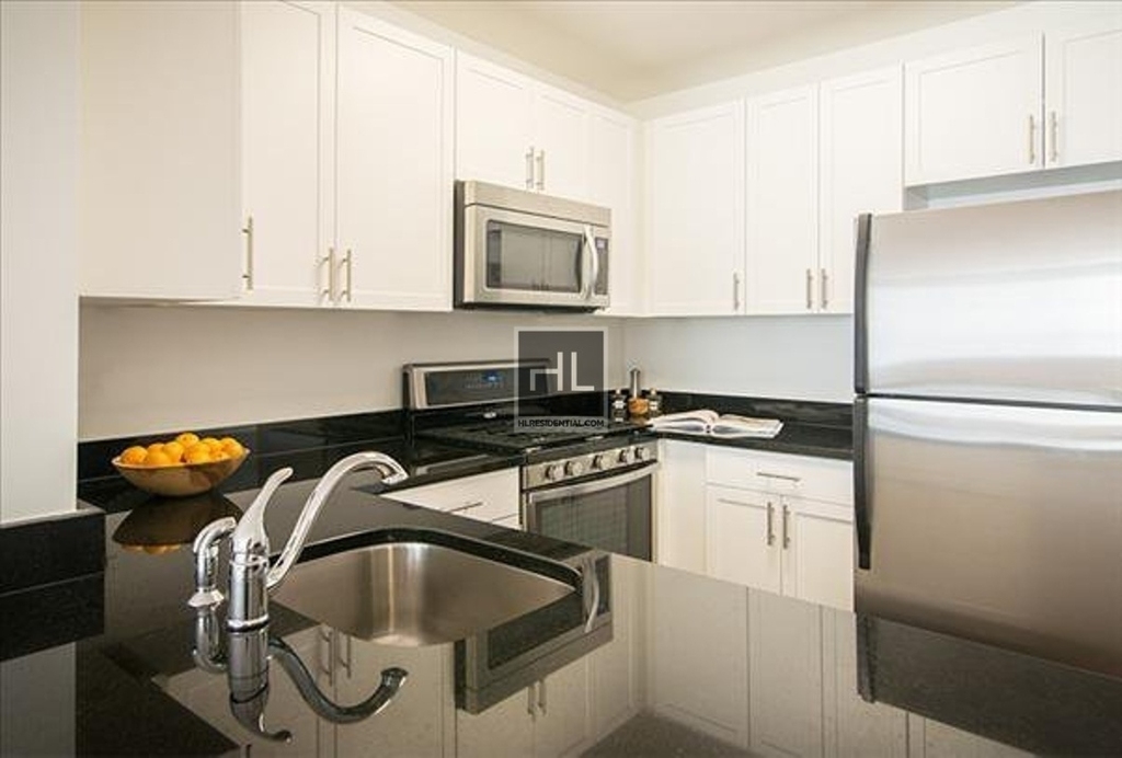 West End Avenue - Photo 1