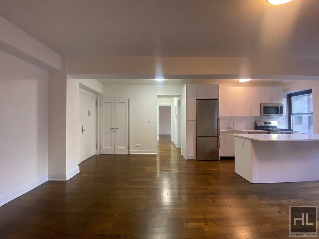 East 57 Street - Photo 0