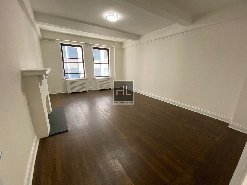 West 55 Street - Photo 4