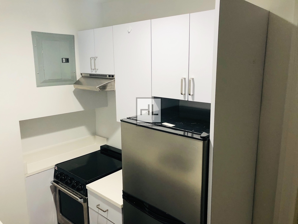 West 55 Street - Photo 1
