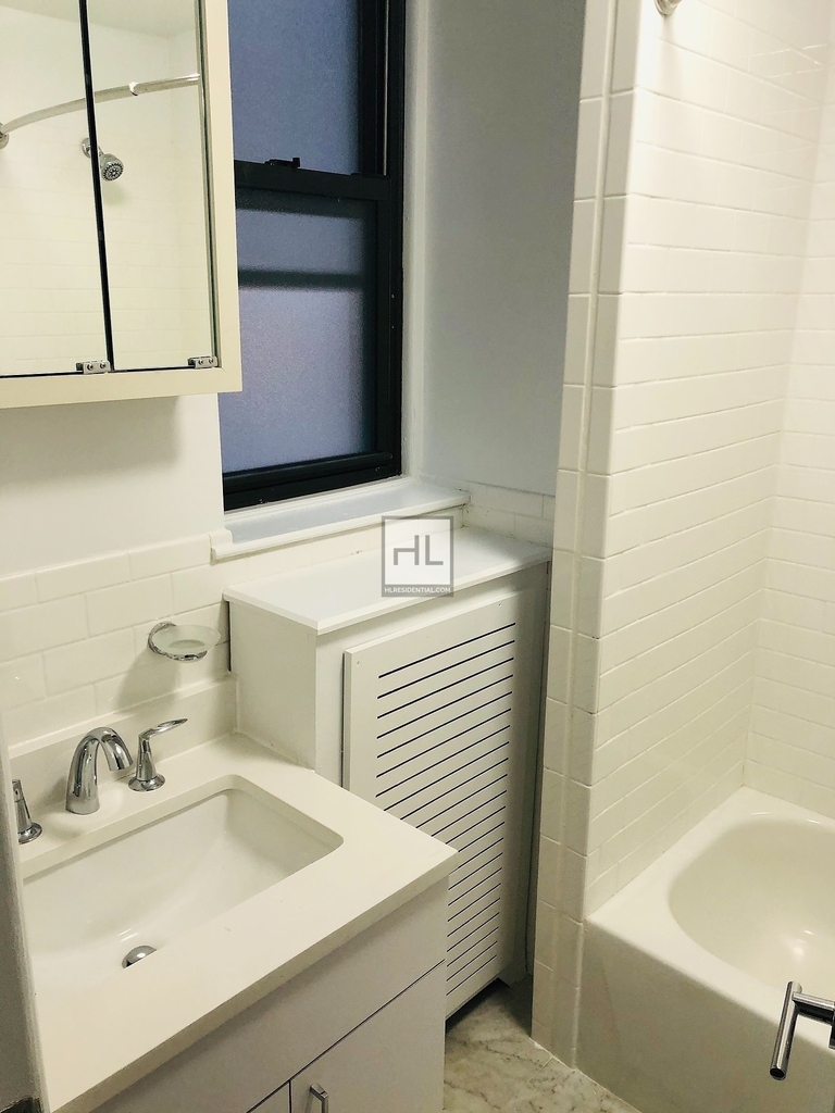 West 55 Street - Photo 6