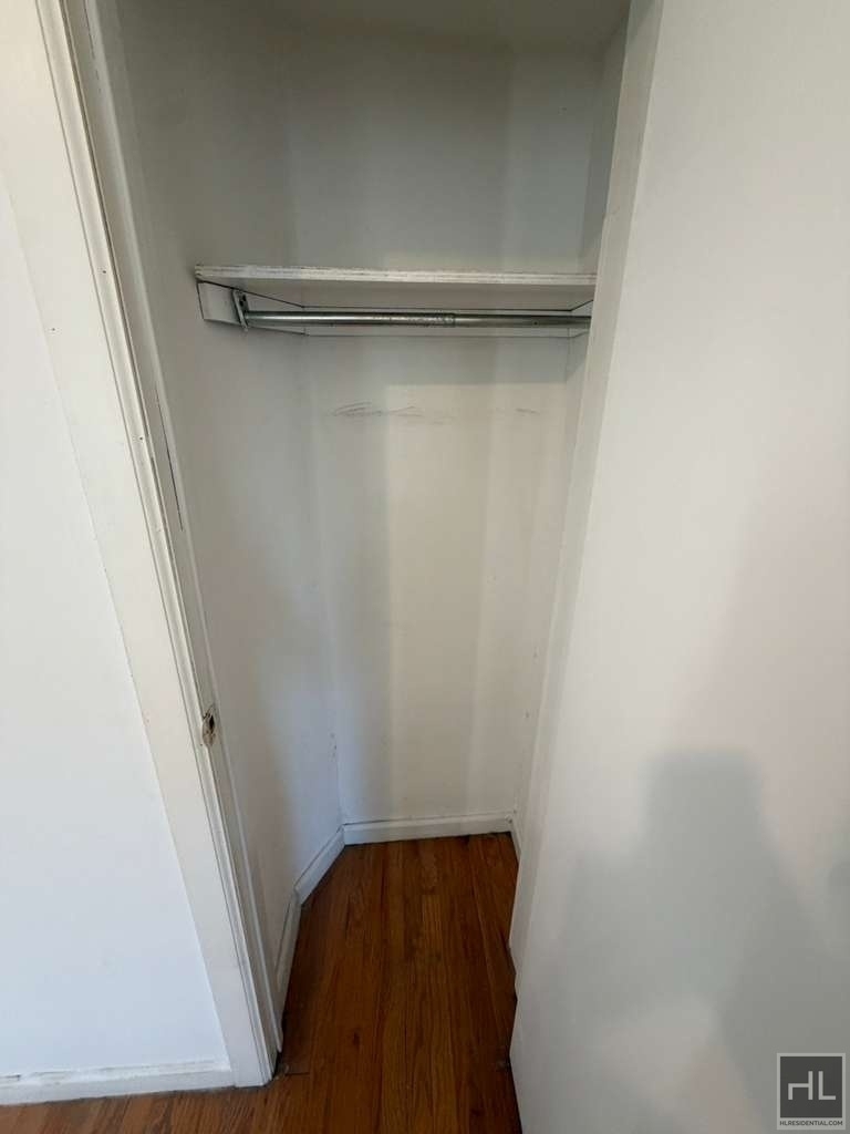 West 10 Street - Photo 3