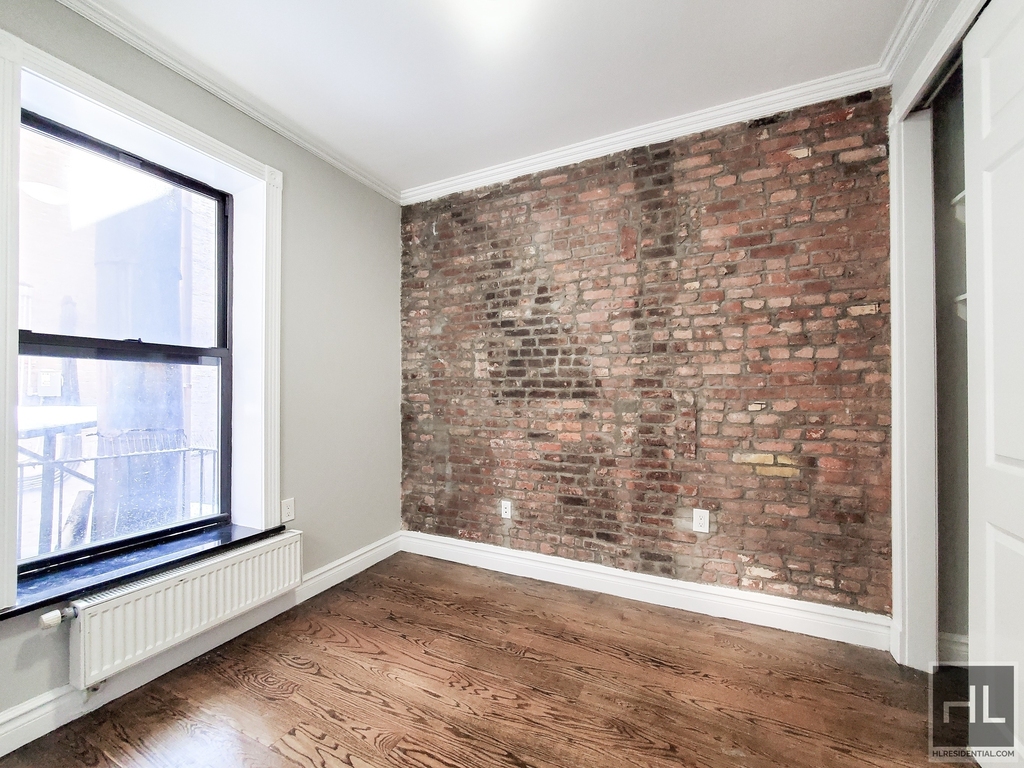 E 13th St. - Photo 4