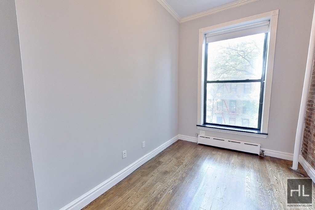 W 14th St. - Photo 6