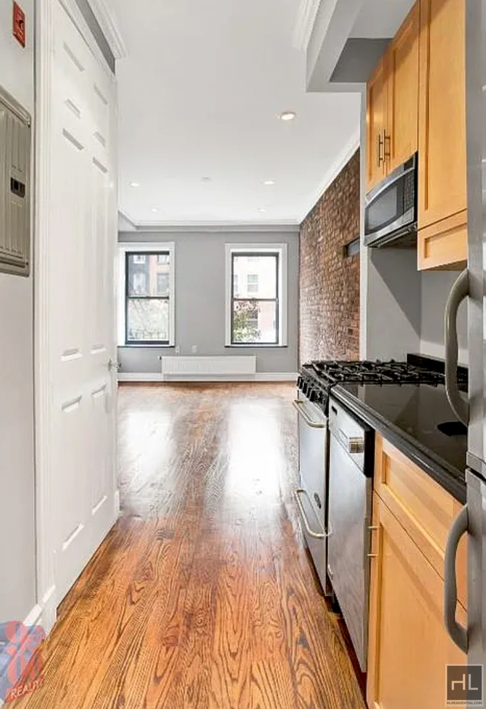 E 13th St. - Photo 2