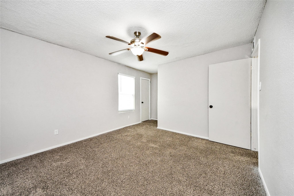 781 Country Place Drive - Photo 4