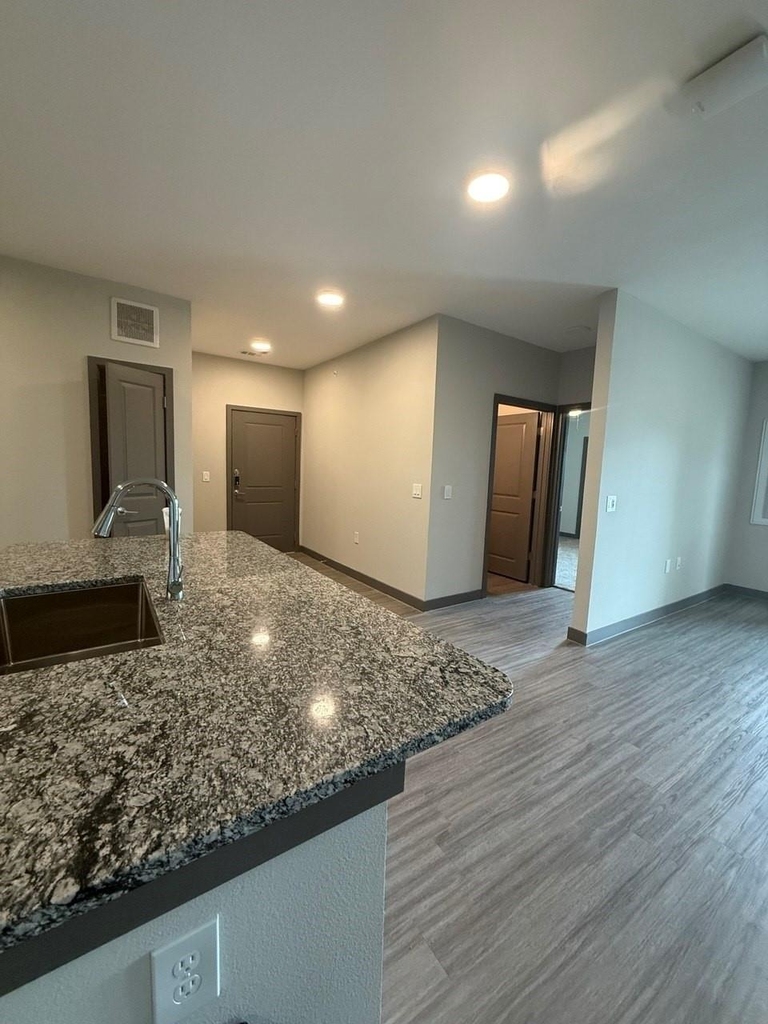 17448 N Eldridge Parkway - Photo 2