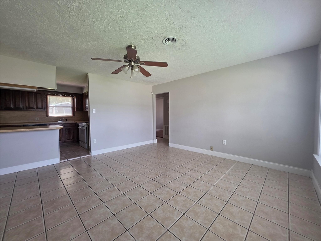 705 N Circle Drive - Photo 8