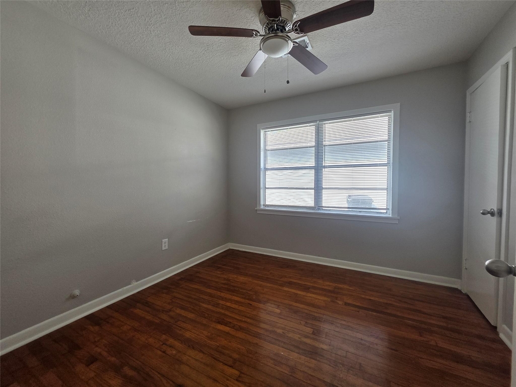705 N Circle Drive - Photo 11