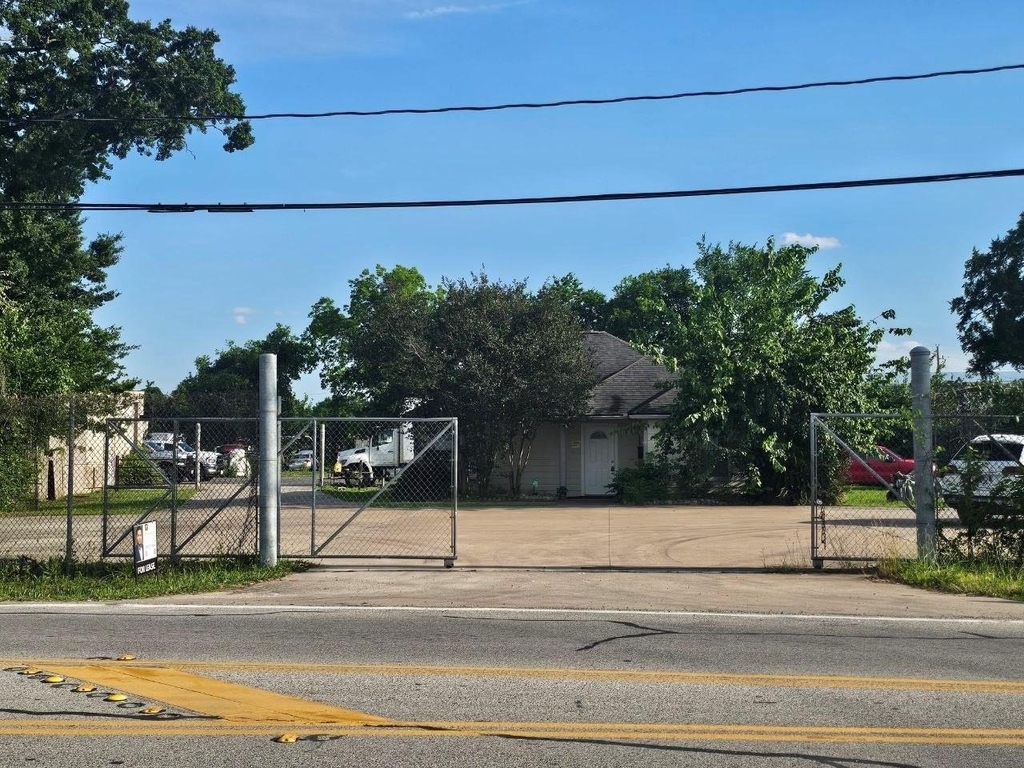 7201 Breen Drive - Photo 2