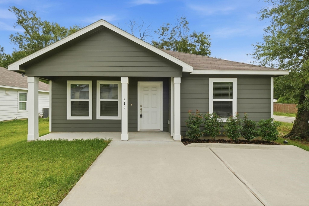 815 Jefferson Avenue - Photo 0