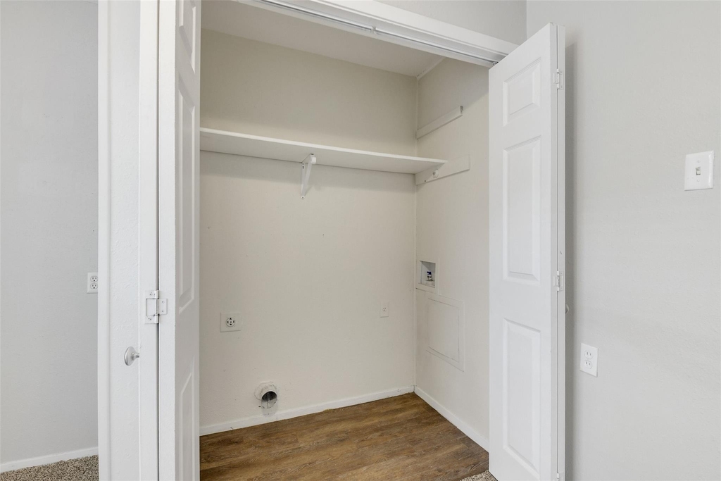 1511 Broadmoor Drive - Photo 5