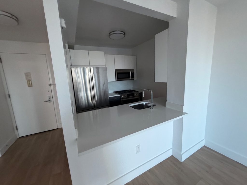 Center Boulevard - Photo 12