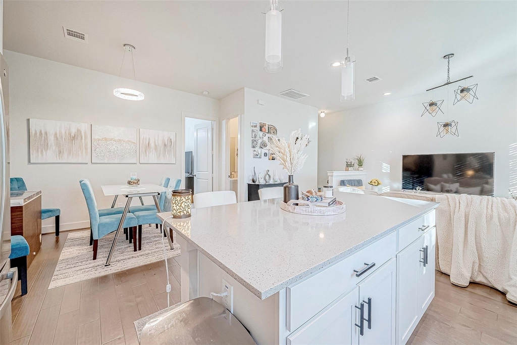 6021 Cypress Street - Photo 2