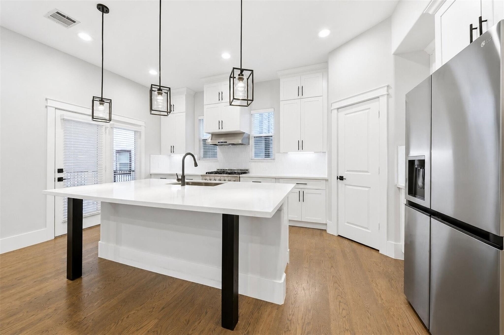 1421 W 23rd Street - Photo 11