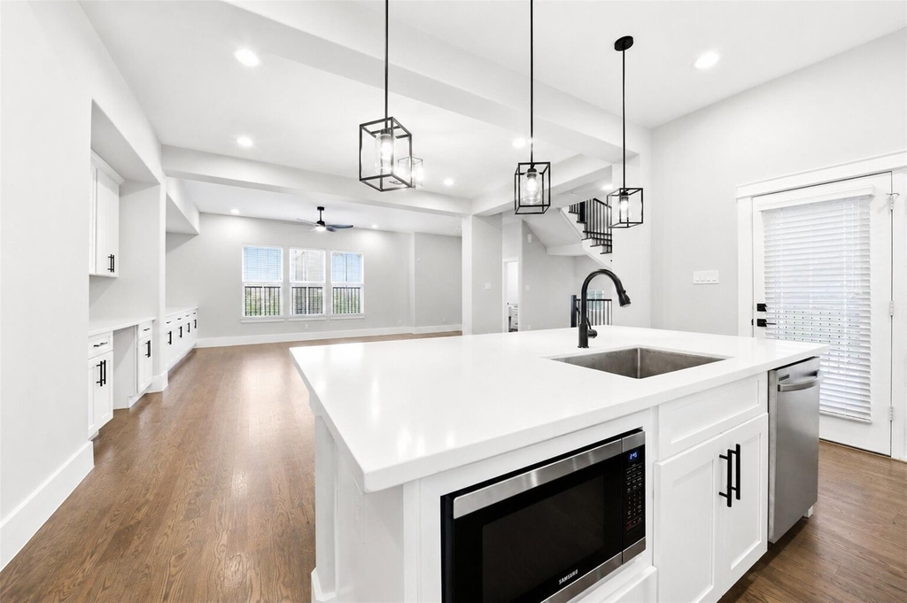 1421 W 23rd Street - Photo 14