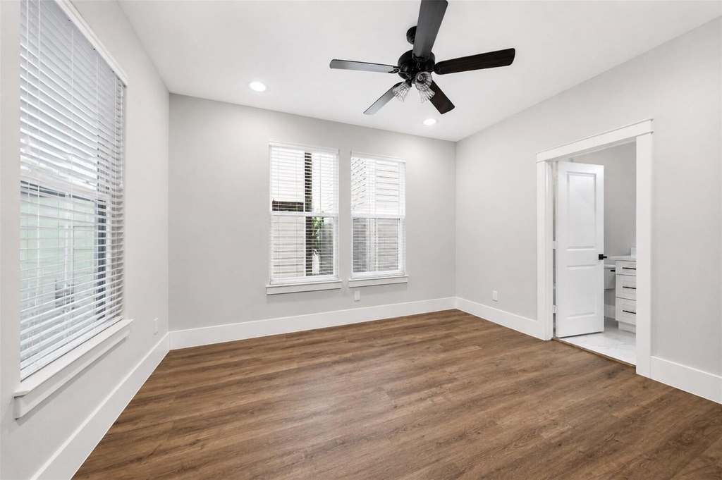 1421 W 23rd Street - Photo 4