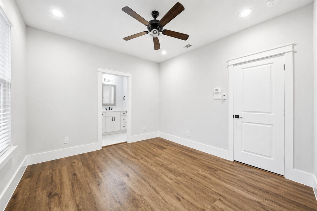 1421 W 23rd Street - Photo 5