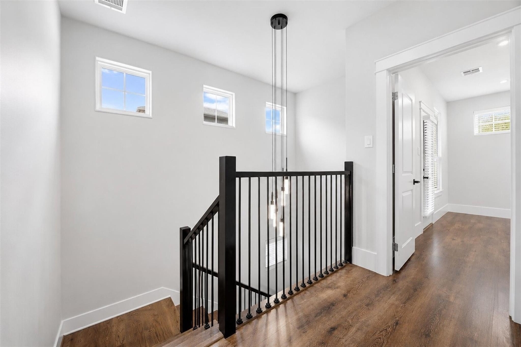 1421 W 23rd Street - Photo 20