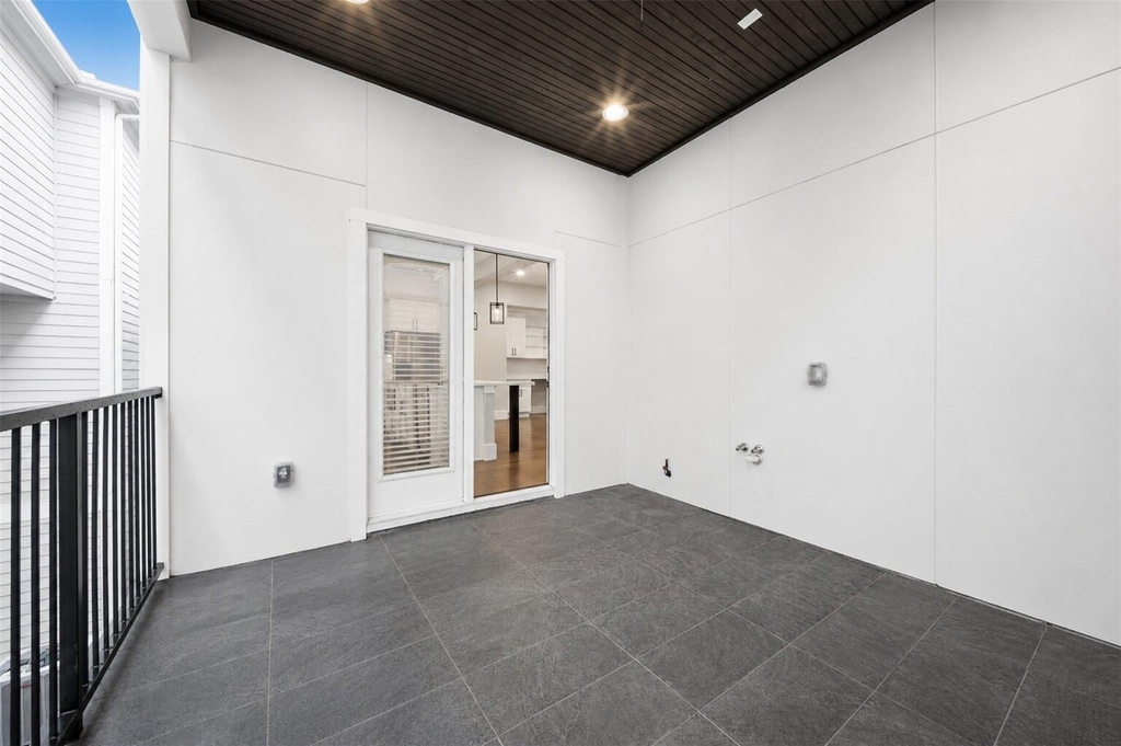 1421 W 23rd Street - Photo 16