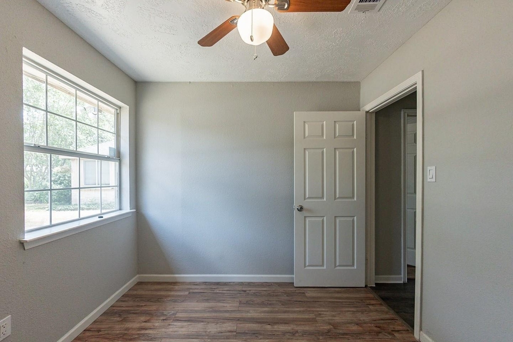2721 Carson Drive - Photo 5