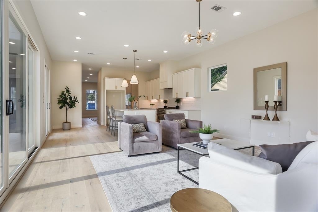 1112 Dart Street - Photo 4