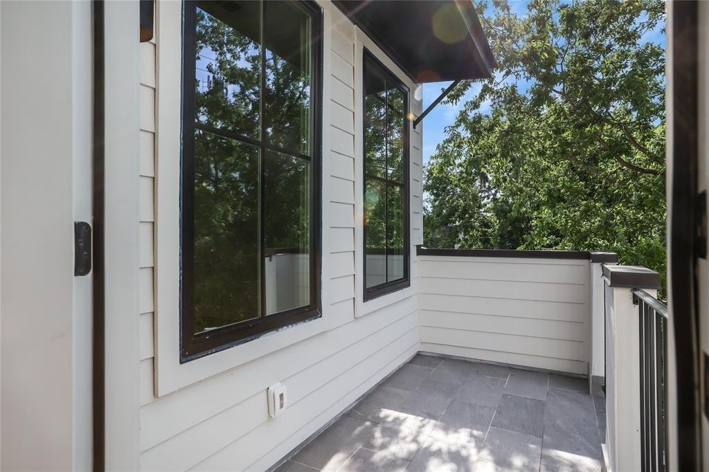 1112 Dart Street - Photo 12