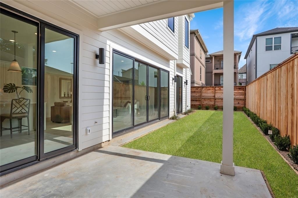 1112 Dart Street - Photo 23