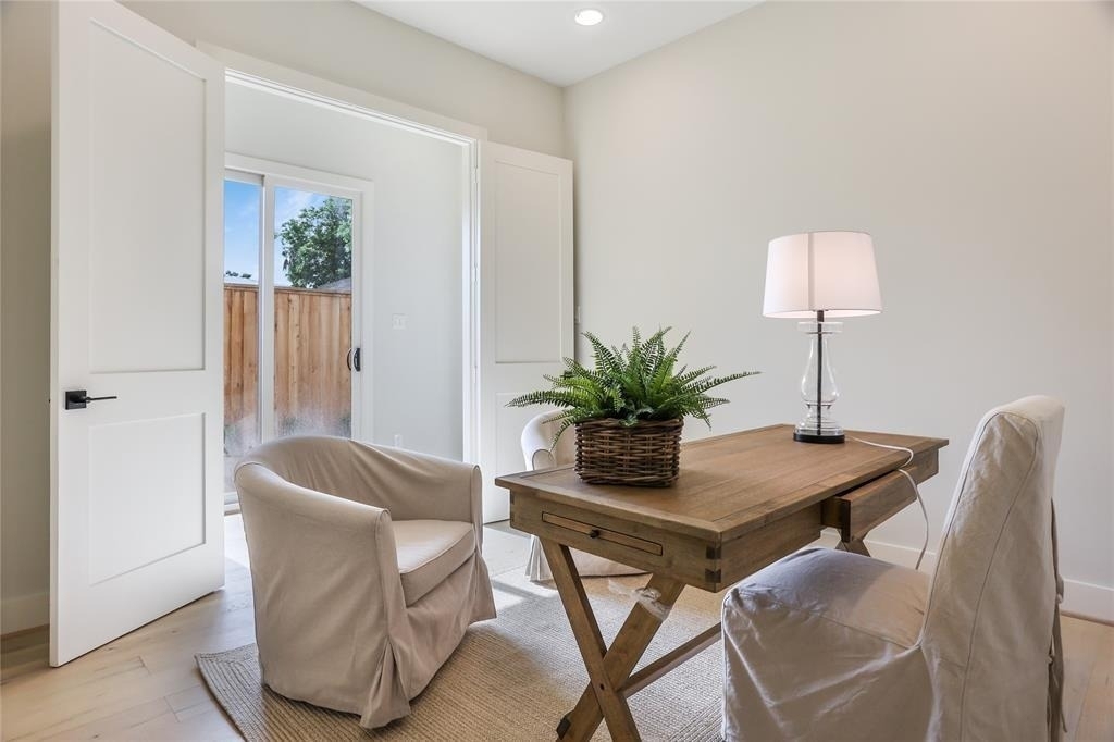 1112 Dart Street - Photo 6