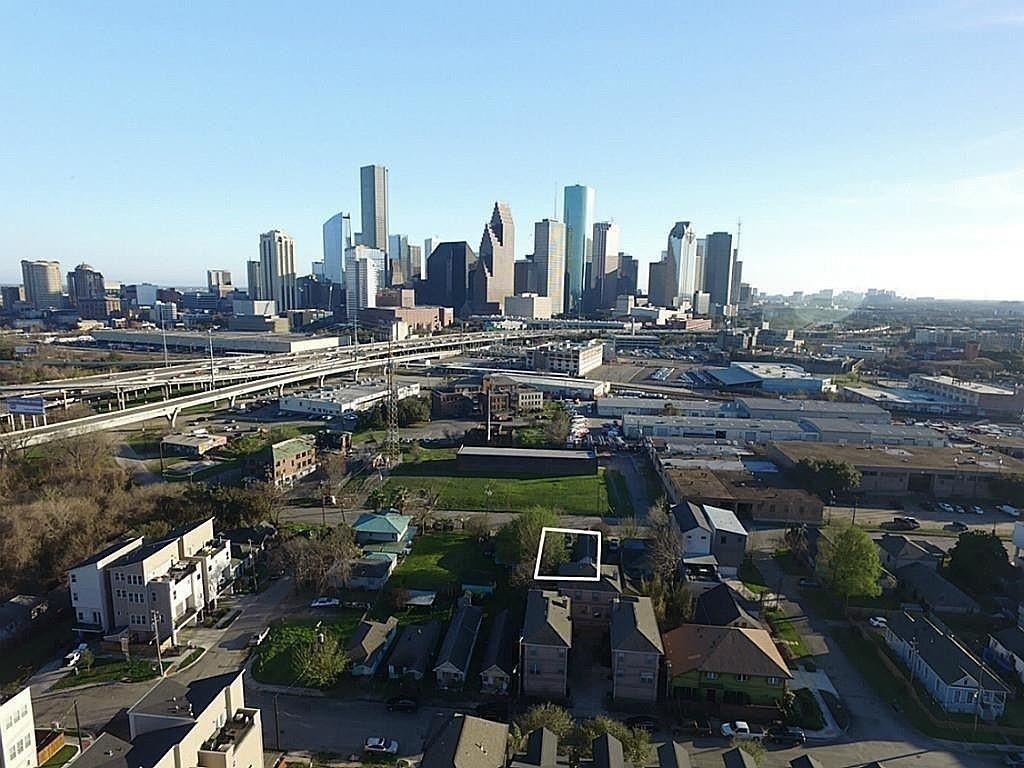 1112 Dart Street - Photo 24